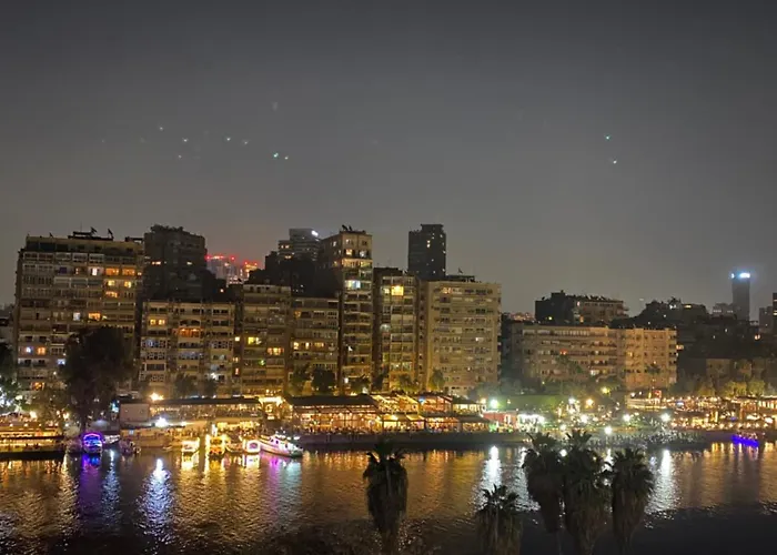 شقة بإطلالة بانورامية على النيل